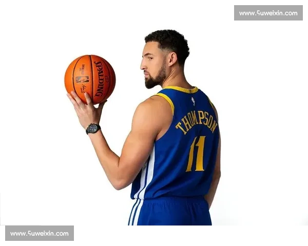 篮球手策马：平衡之道跨赛场