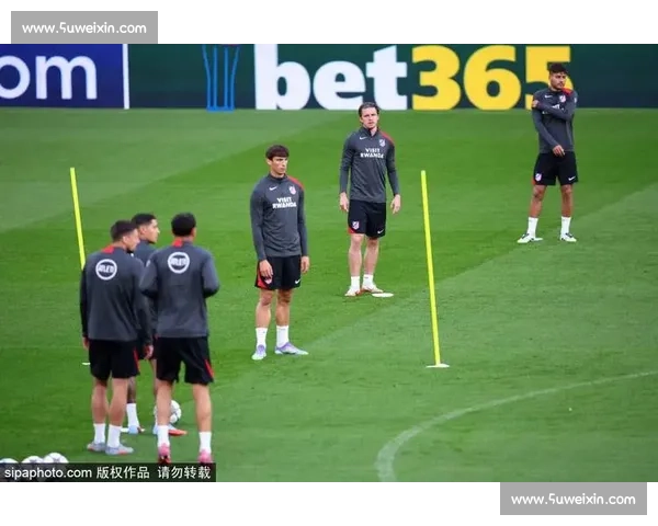 德比失利后，拉波尔塔现身体育城重申支持