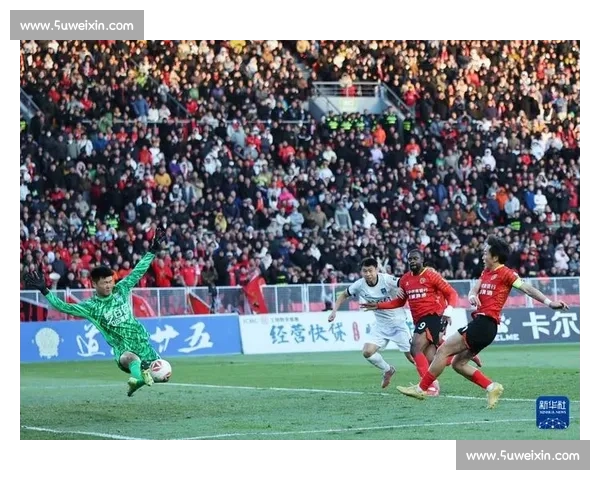 大连英博贺辽宁铁人冲超夺冠，辽足双雄启新篇