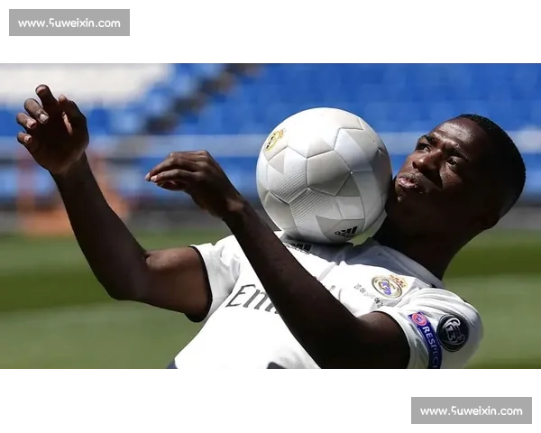 国家德比尖刀！维尼修斯 6 过 5 成 + 1 关键传球统治左路